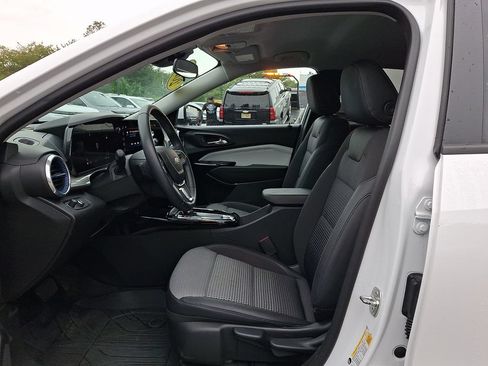 Certified 2024 Chevrolet Trax LT w/ Driver Confidence Package FWD image 13