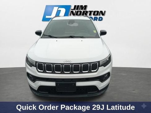 Used 2024 Jeep Compass Latitude AWD/4WD image 3