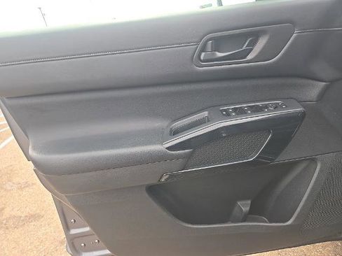 Certified 2024 Nissan Pathfinder S image 11