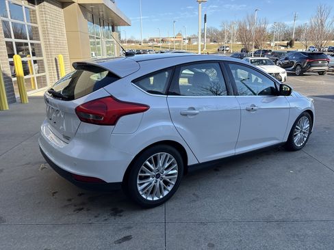 Used 2016 Ford Focus Titanium w/ Titanium Technology Package image 10
