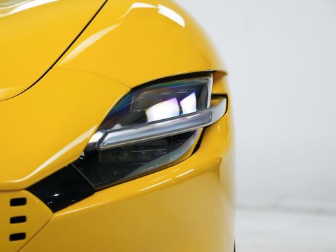 Used 2025 Ferrari Roma Spider image 7