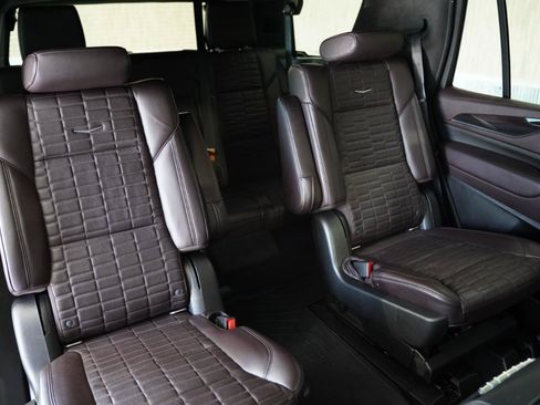 Used 2021 Cadillac Escalade Sport Platinum AWD/4WD image 36