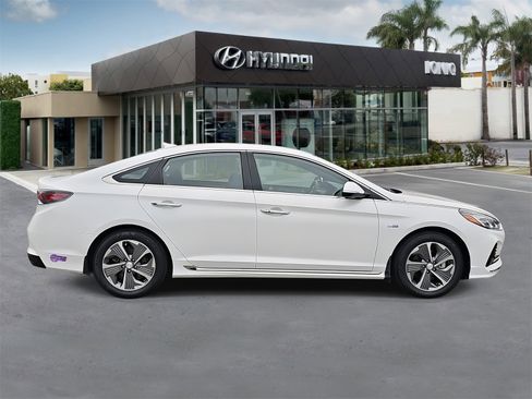 Used 2019 Hyundai Sonata Limited image 2