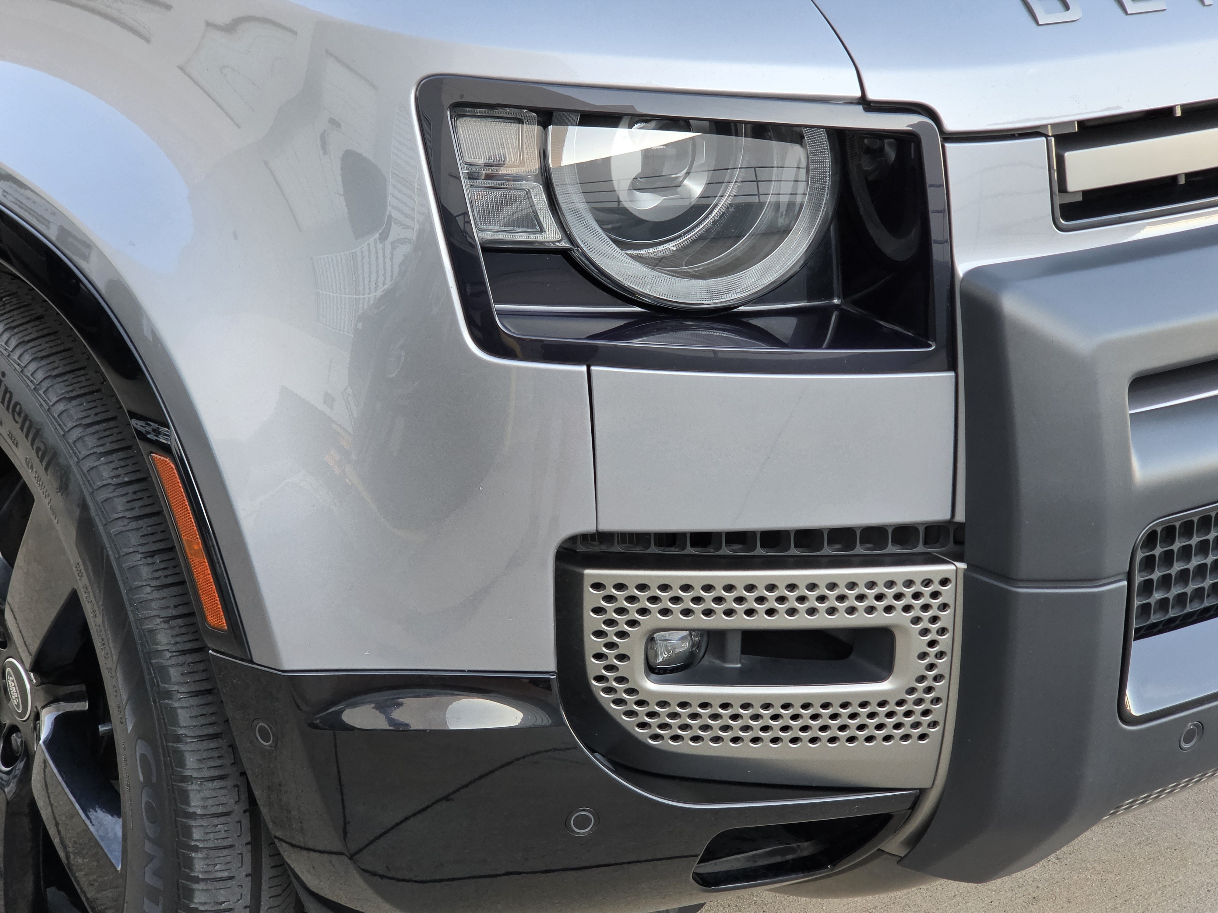 Certified 2023 Land Rover Defender 130 X-Dynamic SE AWD/4WD image 8