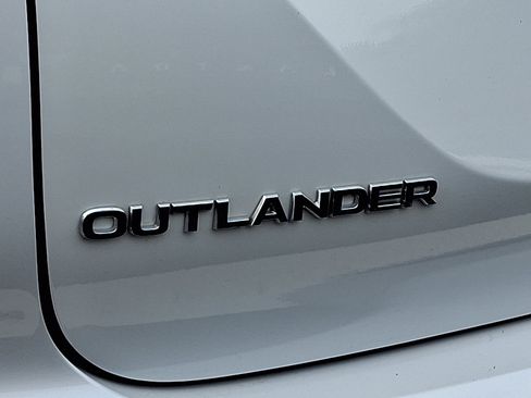Used 2022 Mitsubishi Outlander SE FWD image 5