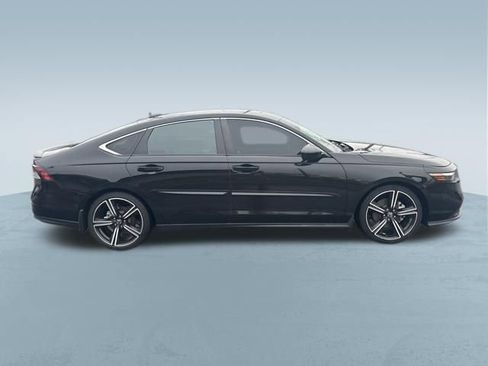 Used 2023 Honda Accord Sport image 9