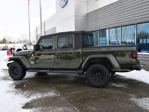 Used 2022 Jeep Gladiator Overland w/ Cold Weather Group image 3