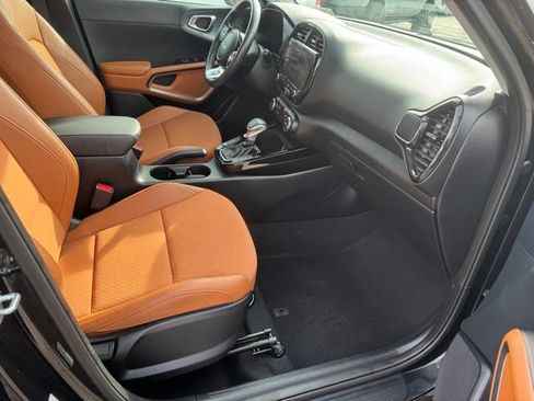 Used 2024 Kia Soul EX w/ Option Group 015 FWD image 15