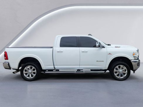 Used 2022 RAM 2500 Laramie AWD/4WD image 32