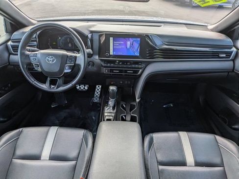 Used 2025 Toyota Camry SE FWD image 15