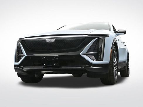Used 2025 Cadillac Lyriq Sport AWD/4WD image 32