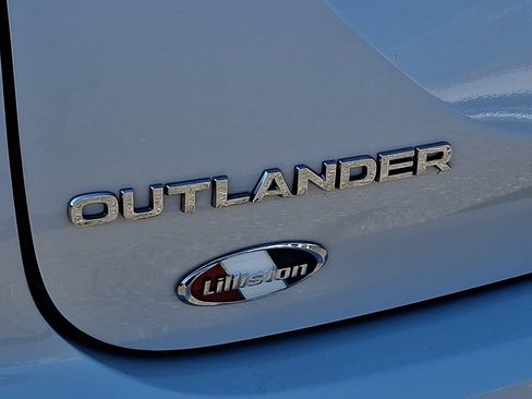 Used 2024 Mitsubishi Outlander SE FWD image 34