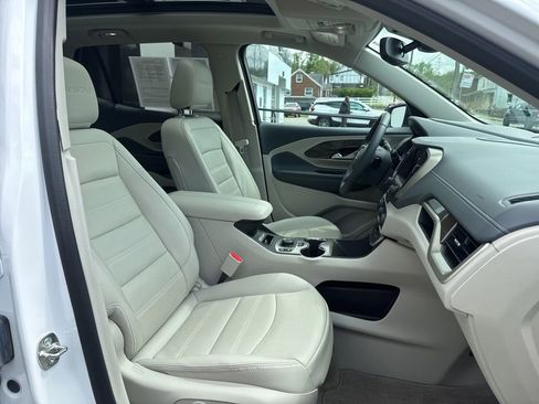 Used 2024 GMC Terrain Denali w/ Denali Premium Package AWD/4WD image 31