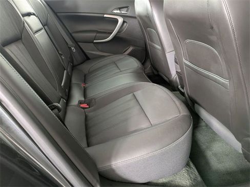 Used 2017 Buick Regal Sport Touring image 28