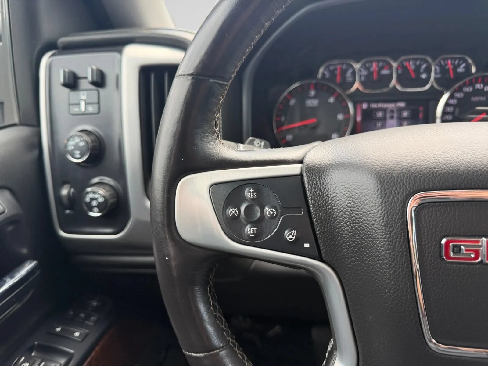 Used 2016 GMC Sierra 1500 SLT w/ SLT Premium Package AWD/4WD image 22