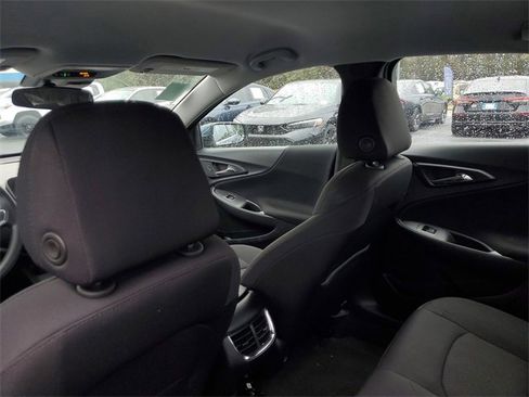 Used 2024 Chevrolet Malibu LT image 11