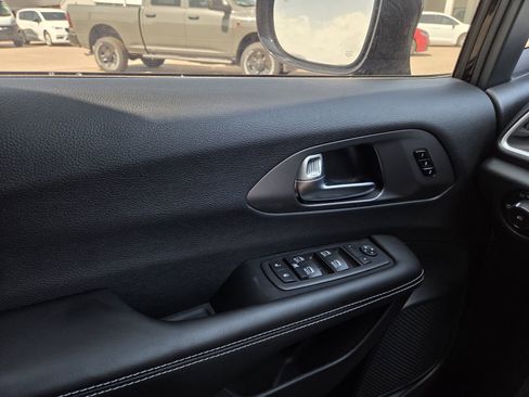New 2026 Chrysler Pacifica Select FWD image 41