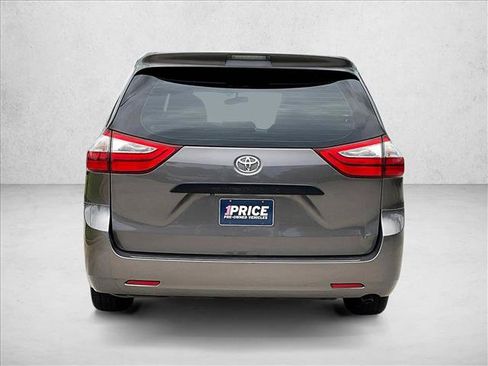 Used 2017 Toyota Sienna L FWD image 4