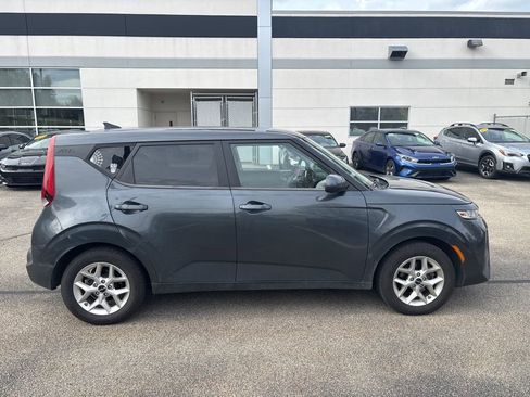 Used 2022 Kia Soul LX w/ Technology Package image 8