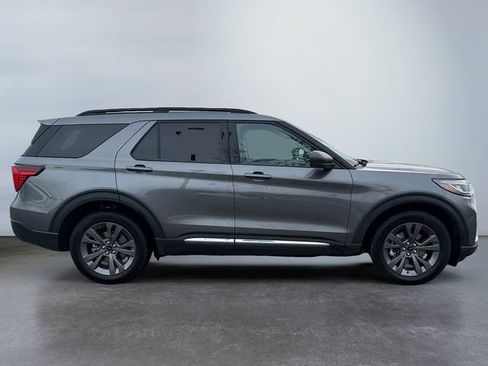 Used 2025 Ford Explorer Active w/ Active Comfort Package AWD/4WD image 6