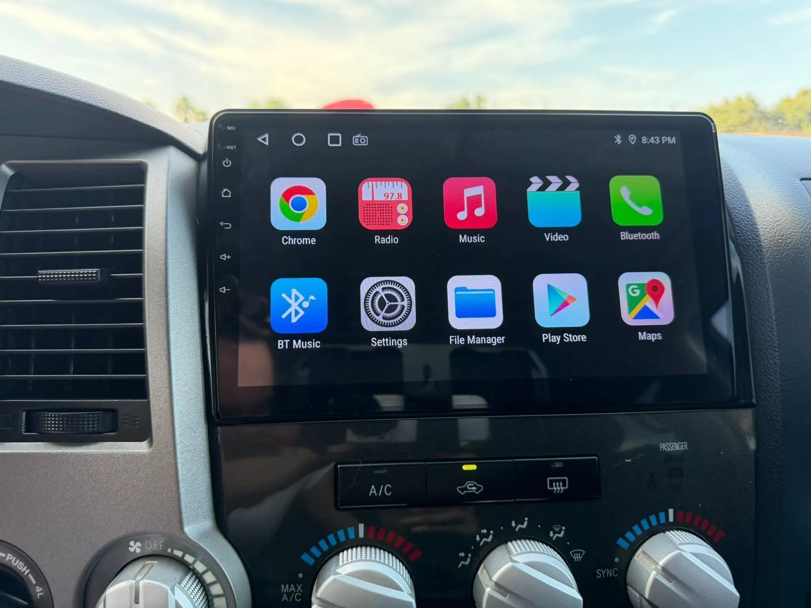 Used 2013 Toyota Tundra 4x4 CrewMax w/ Tow Pkg image 65