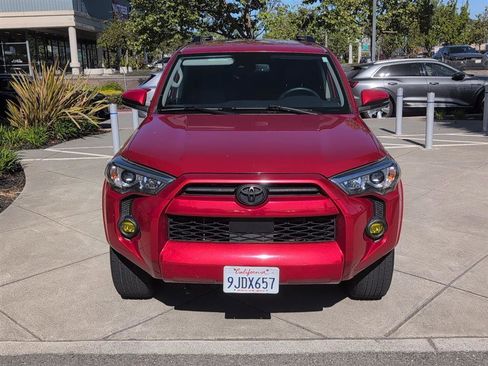 Used 2021 Toyota 4Runner SR5 Premium image 3