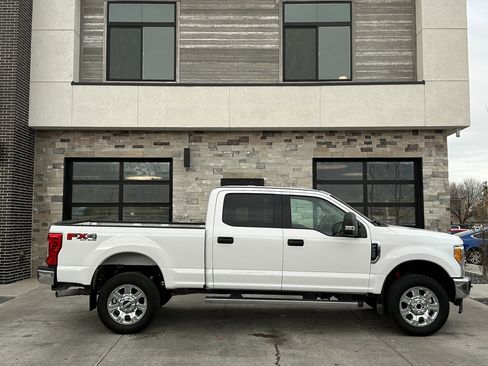 Used 2017 Ford F250 XLT w/ XLT Value Package image 2