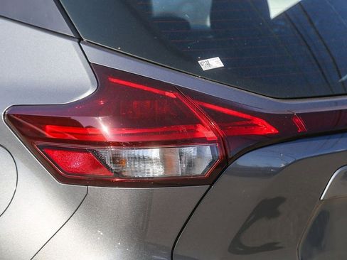 New 2025 Nissan Kicks Play S FWD image 9