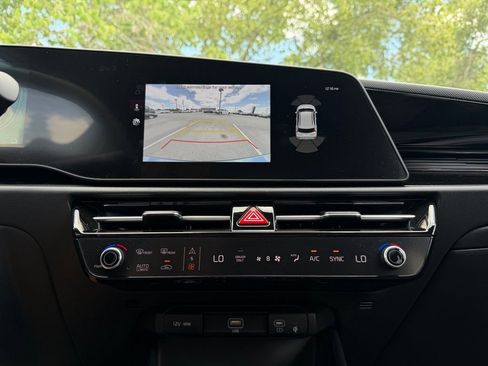 Certified 2025 Kia Niro FWD image 19