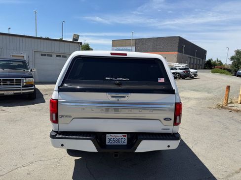 Used 2019 Ford F150 Platinum w/ Equipment Group 701A Luxury AWD/4WD image 4