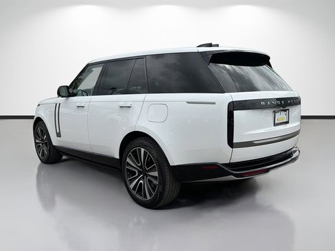 New 2026 Land Rover Range Rover SE image 3