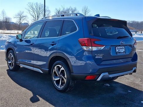 Used 2023 Subaru Forester Touring image 5