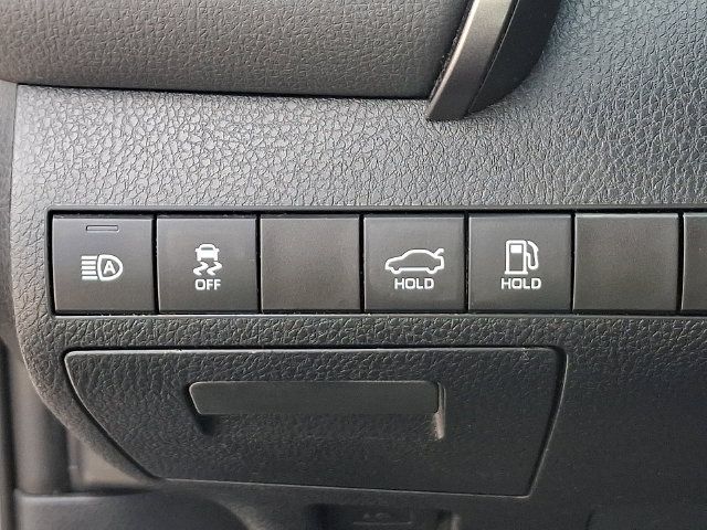 Used 2019 Toyota Camry SE FWD image 9