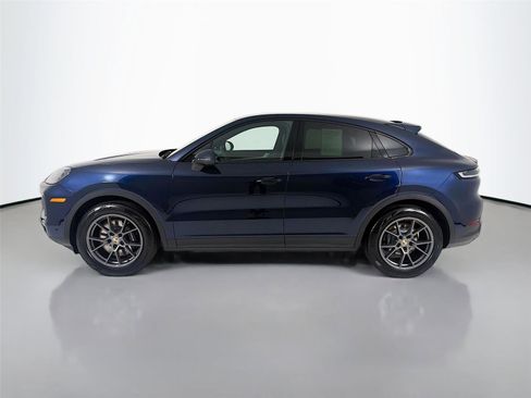 Used 2025 Porsche Cayenne Coupe AWD/4WD image 2