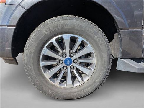Used 2017 Ford Expedition XLT AWD/4WD image 17