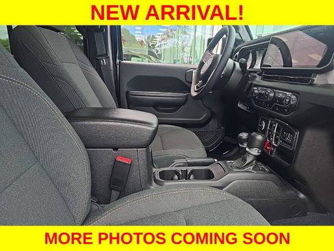 Used 2024 Jeep Wrangler Unlimited AWD/4WD image 8