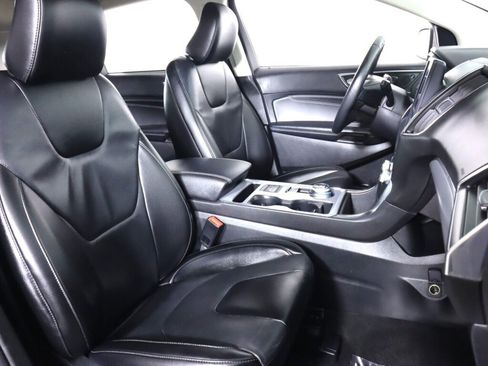 Used 2022 Ford Edge Titanium image 39