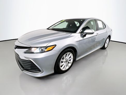 Used 2023 Toyota Camry LE image 10