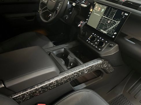 New 2026 Land Rover Defender 110 OCTA image 24