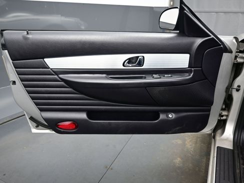 Used 2004 Ford Thunderbird image 9