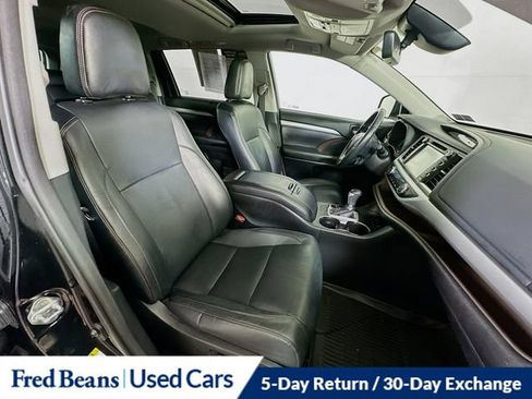 Used 2017 Toyota Highlander XLE AWD/4WD image 36
