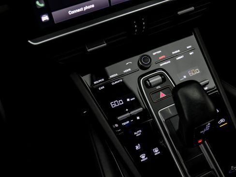 Used 2022 Porsche Cayenne Turbo image 66