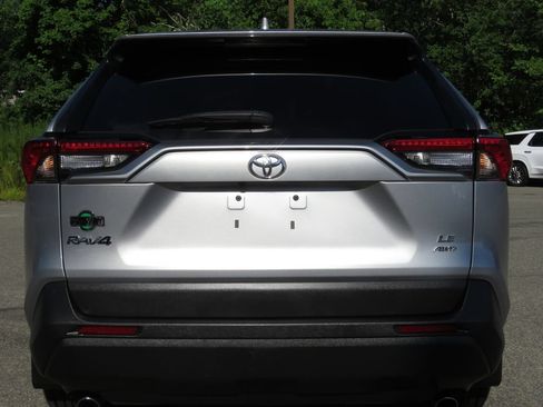 Used 2020 Toyota RAV4 LE w/ All Weather Liner Package AWD/4WD image 6