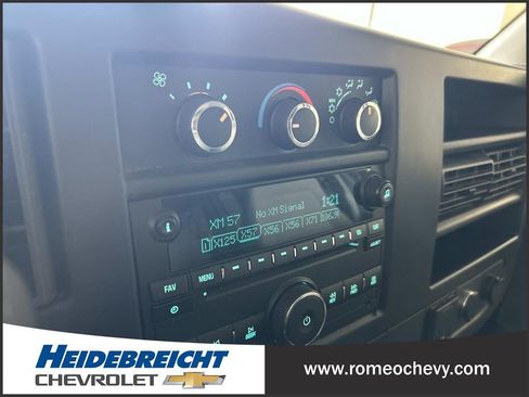 Used 2017 Chevrolet Express 2500 LT w/ LT Preferred Equipment Group RWD image 23