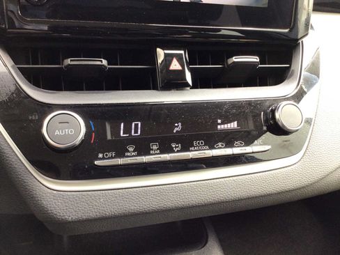 Used 2024 Toyota Corolla LE FWD image 19