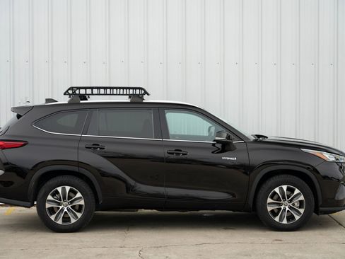 Used 2020 Toyota Highlander XLE image 52