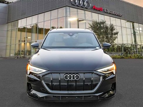 Used 2022 Audi e-tron Premium w/ Convenience Plus Package image 6