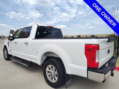 Used 2017 Ford F250 XLT w/ XLT Premium Package RWD image 4