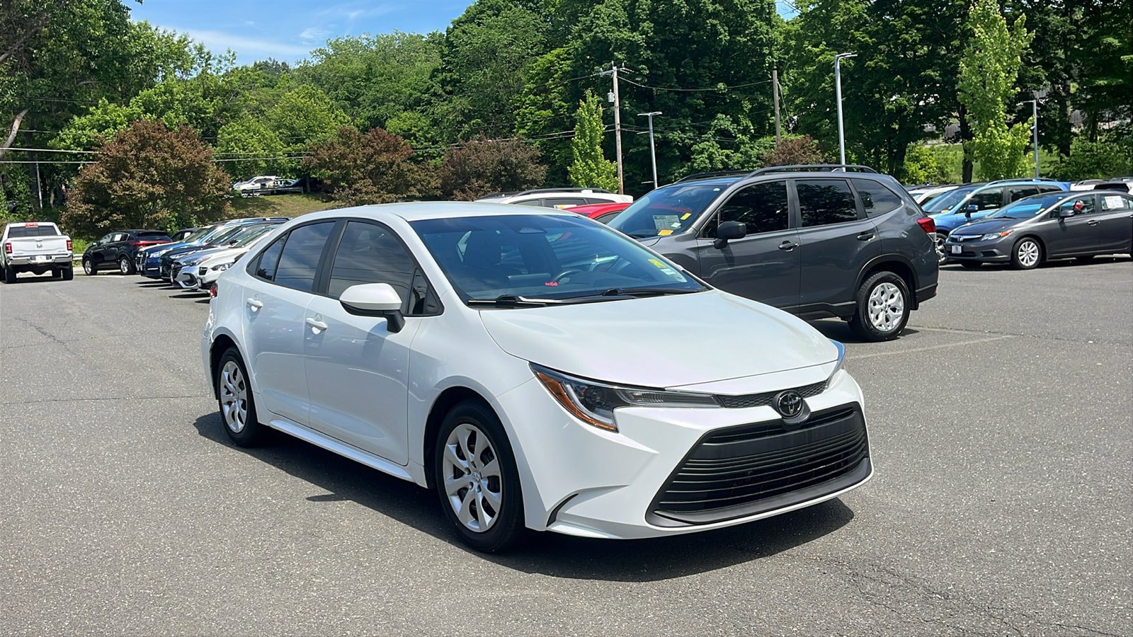 Used 2024 Toyota Corolla LE FWD image 3