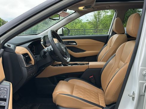 Used 2022 Nissan Rogue Platinum w/ Head-Up Display Package image 12